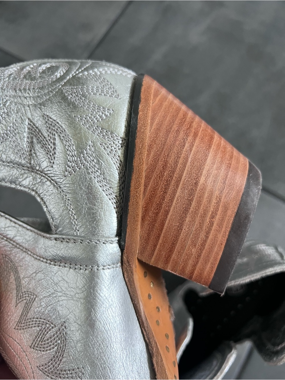 Ariat Dixon X Toe Western Metallic Silver Ankle Boot - Picture 6 of 14